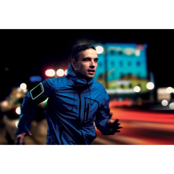 img_1464079137902940